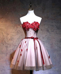 Red Sweetheart Neck Lace Short Prom Dress